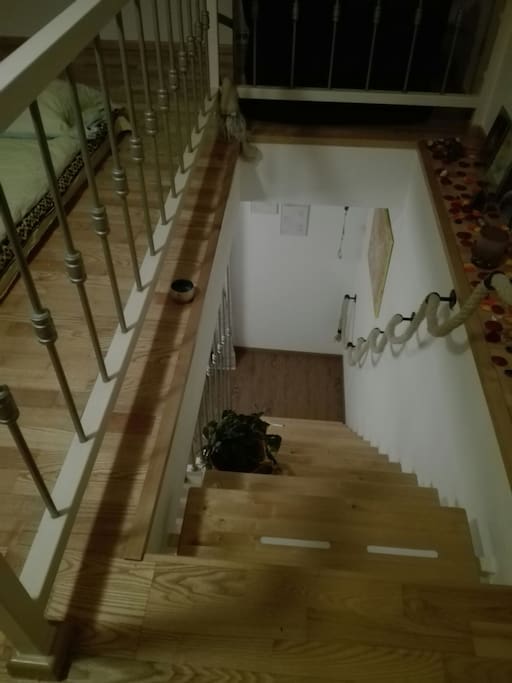 Aufgang zu dem Zimmer