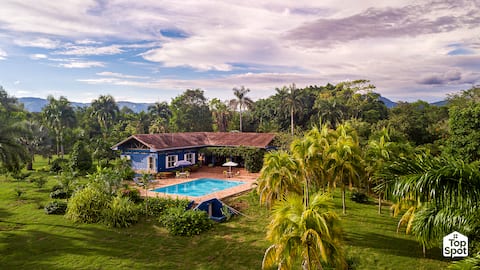 Private TopSpot with Fishing Lake in Tocaima!