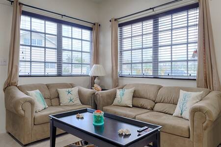 Charming Townhouse Near Fish Fry