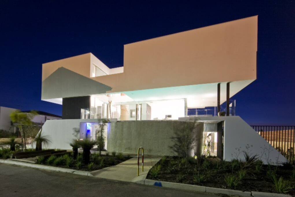 Front view of home