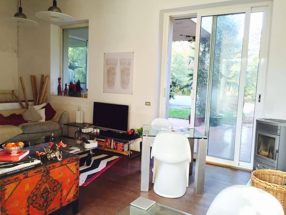 Soggiorno con giardino e bbq esterno