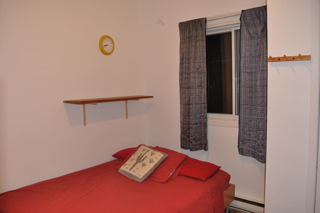 Nouveau lit comfortable / New & Comfy Bed
