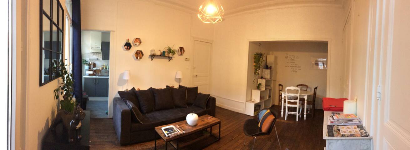 T2 in the historical center, come in !