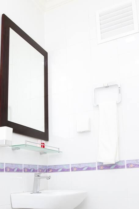 Standard Room - Shower
