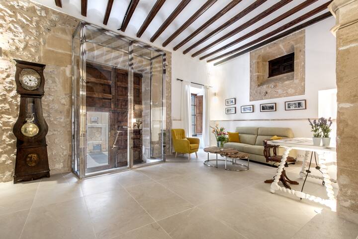 Townhouse Deluxe Can Butxaca By homevillas360 gallery image 3