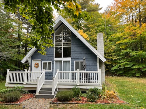 Cozy Chalet - Heart of NH Lakes Region