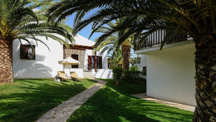 Beach house, 70 meters from beach