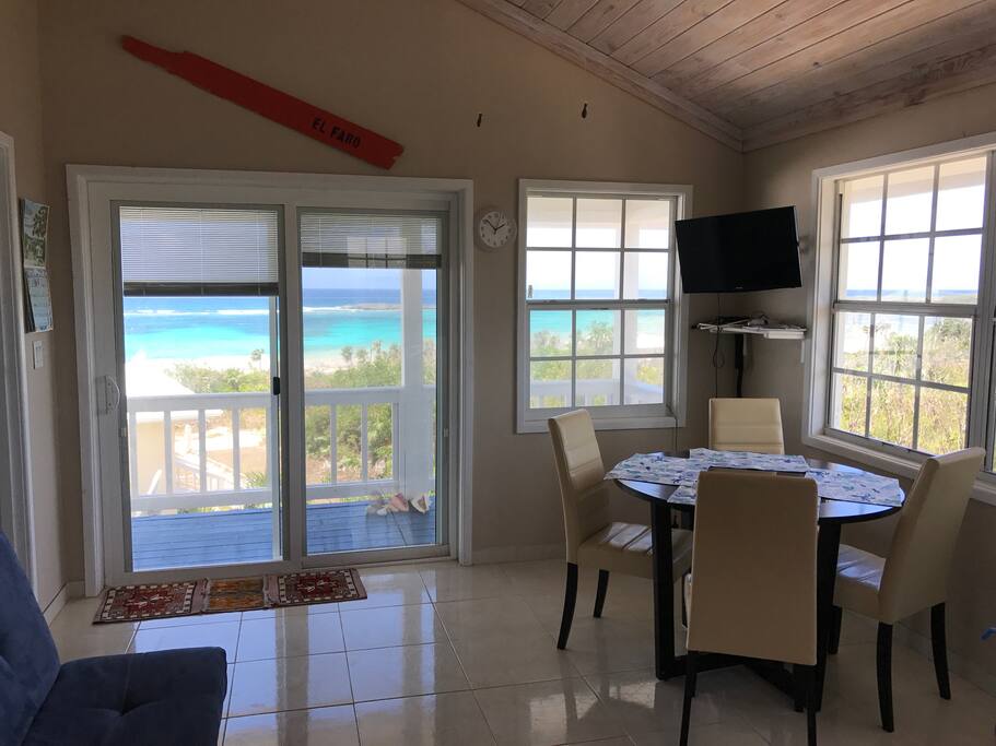 Living/dining room area