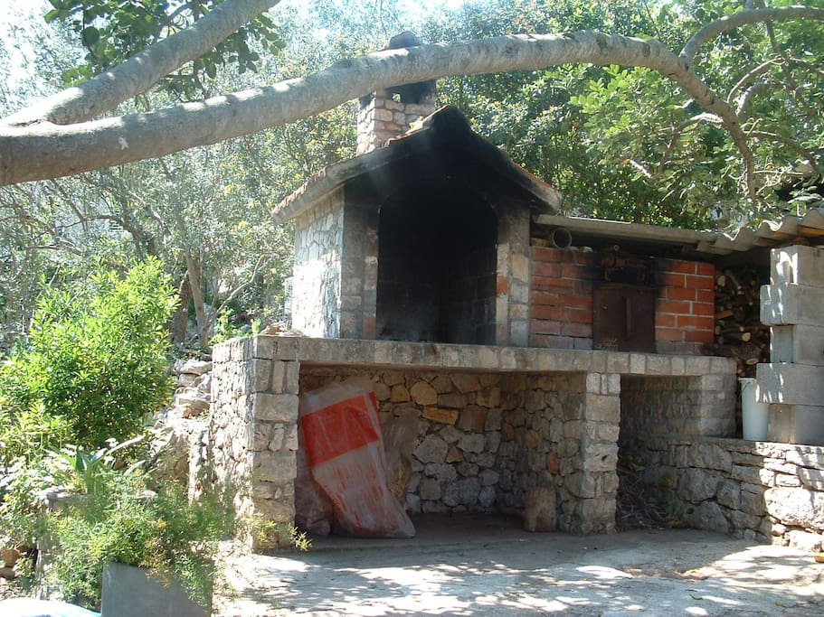 grill (house and surroundings)