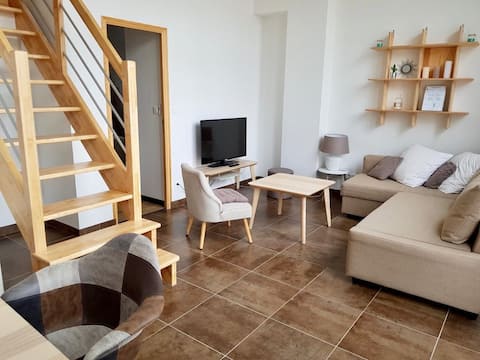 Annonce Airbnb populaire: Large apartment with terrace – central & quiet (6 people) à Le Mans