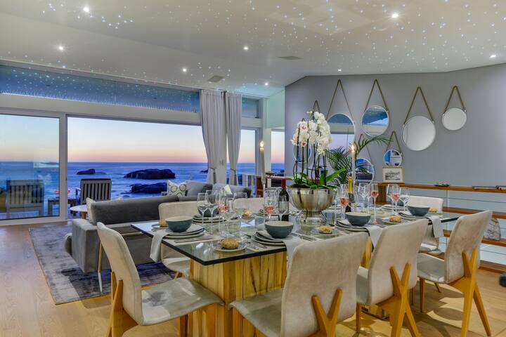 Exclusive Camps Bay Villa On The Edge Of The Ocean gallery image 5