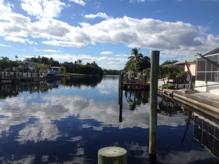 Castaway in Matlacha w/dock on water Houses for Rent in Matlacha
