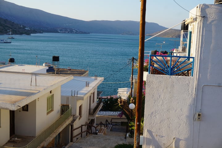 Great sea view - house in the center of Elounda