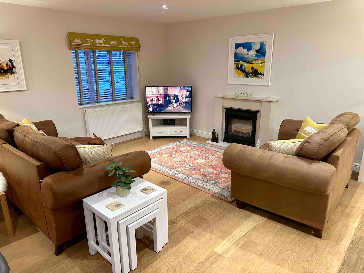 Proprietà Airbnb di successo: Delightful detached 2 bedrooms 2 en-suites cottage a Cotswold