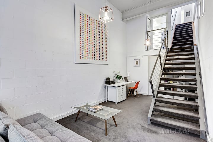 Cosy Warehouse Converted Townhouse
