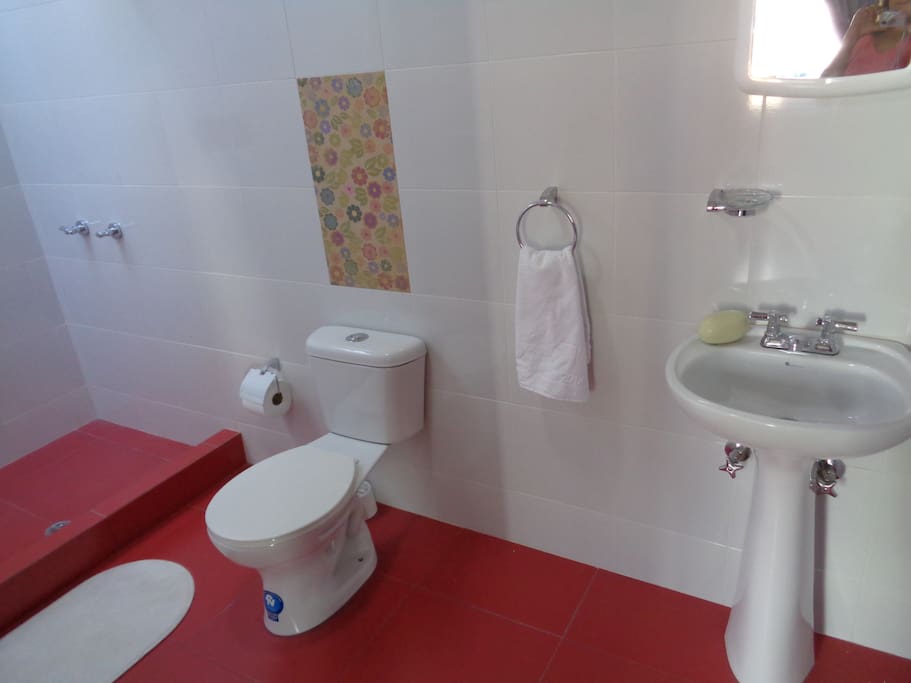 Baño habitación 1