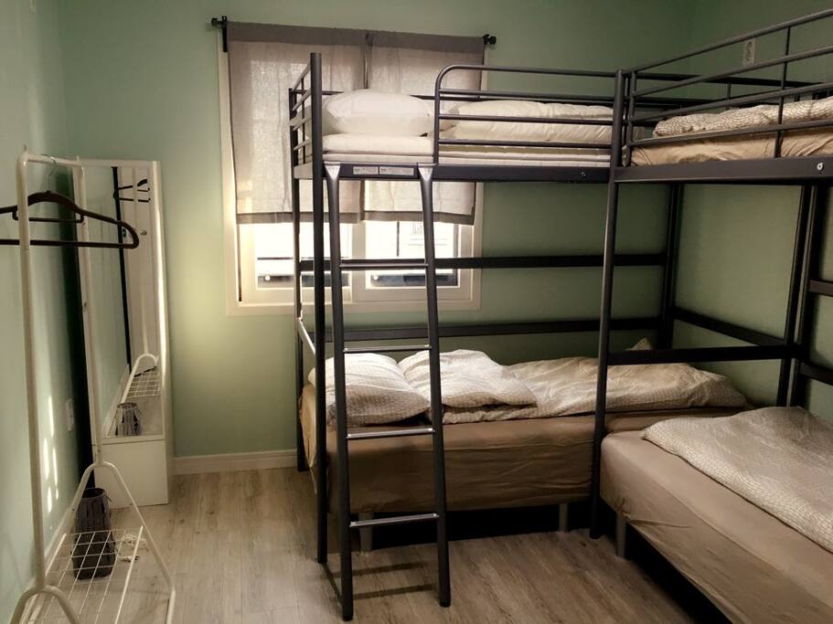 It is a female private room for 3 or 4 people.
