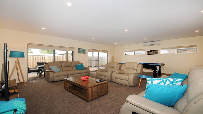 Divine Peninsula Townhouse Retreat gallery image 5