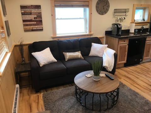 Popular Airbnb listing: Cozy Village Apartment in Lake Placid
