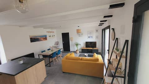 Popular Airbnb listing: Fisherman’s house just a stone’s throw from the port. in Guilvinec