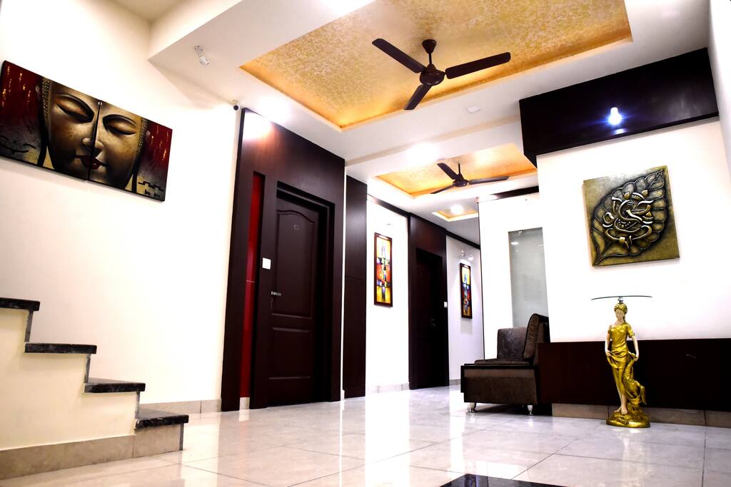 Gallary Space