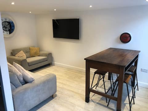 Popular Airbnb listing: Daisy Knowle in King Sterndale