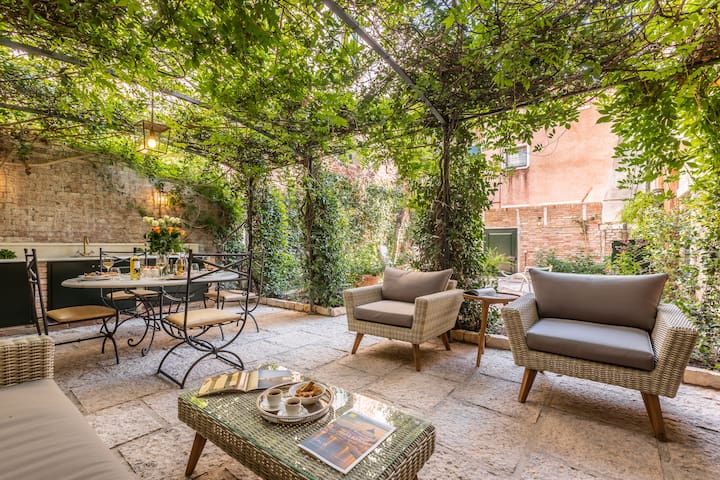 La Baruffa House with Private Garden!