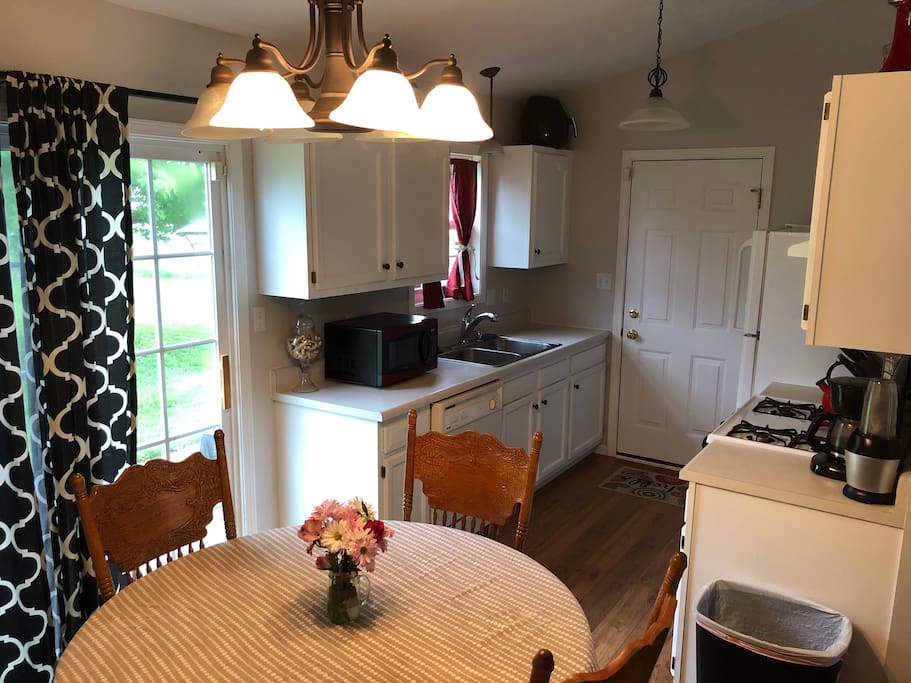 Dining/Kitchen