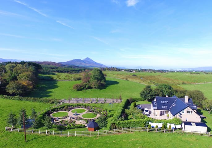 Find your ideal room to rent from a selection of house shares in Westport, Mayo on - Irelands Largest 2.5 Bathrooms, High speed fibre broadband. Westport, Mayo Rooms to Share, House Shares and - Daft