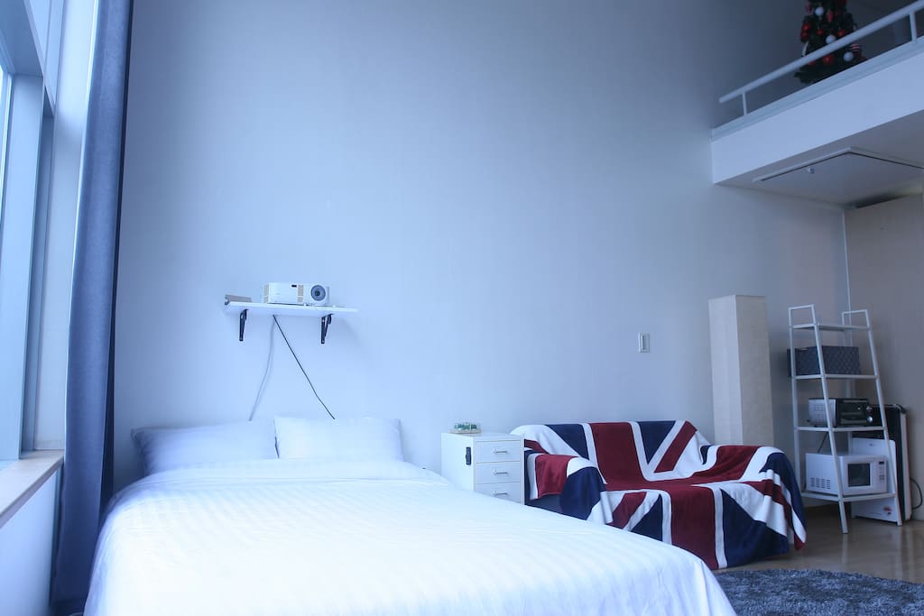 1st Floor: Queen-size Bed and Projector