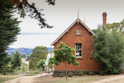 Boutique Retreat in Macedon includes Hot Breakfast