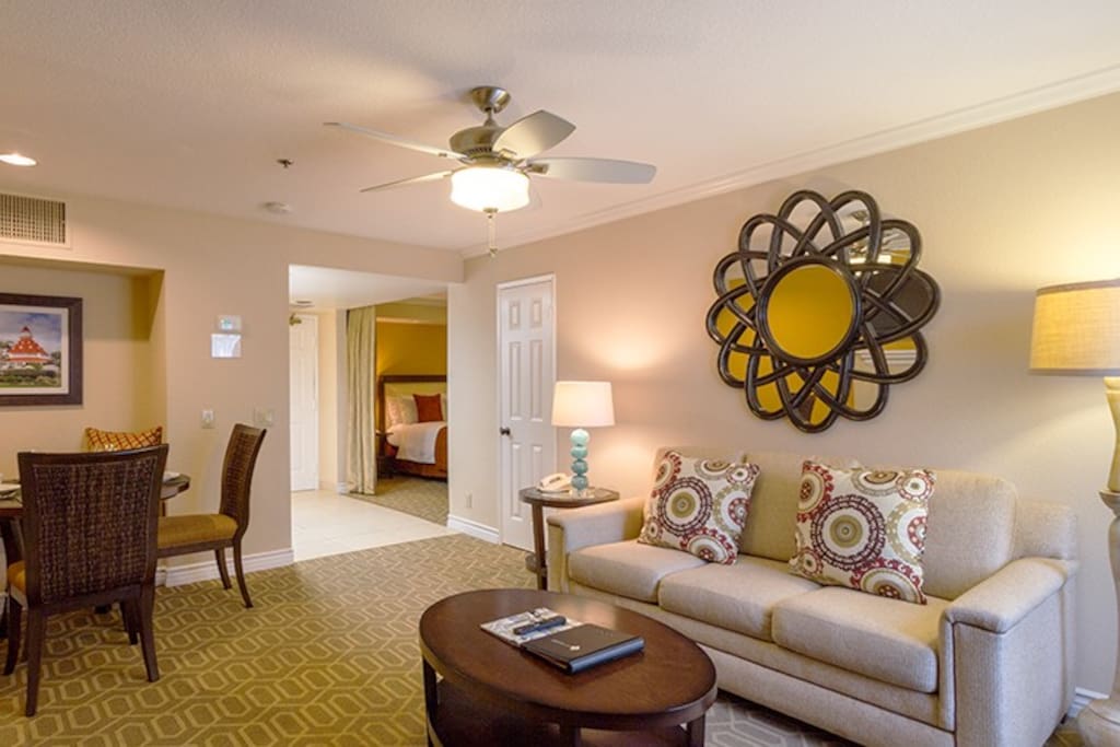 Living Room/Dining