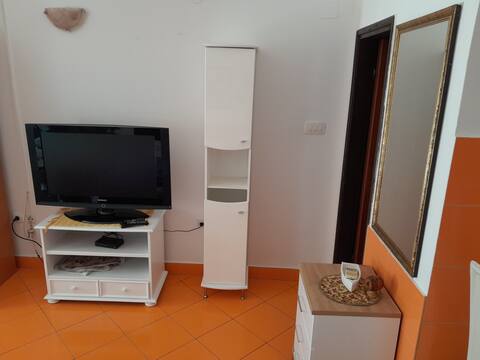 Popular Airbnb listing: Luka apartment 1 in Velji Vinogradi