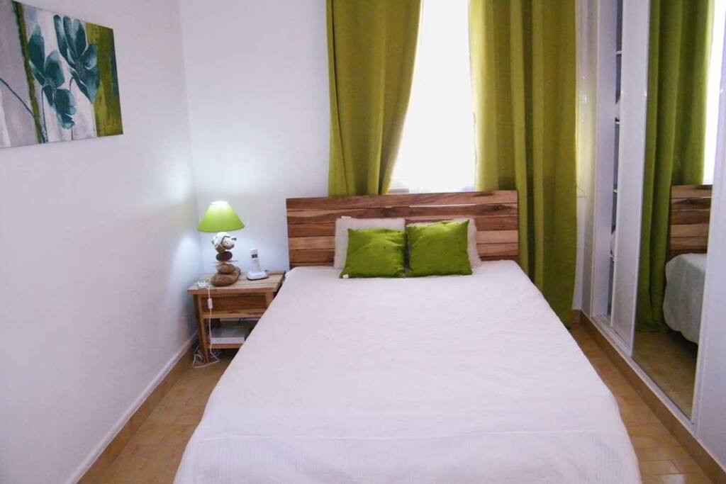 Chambre double climatisée, avec Salle d'eau attenante
