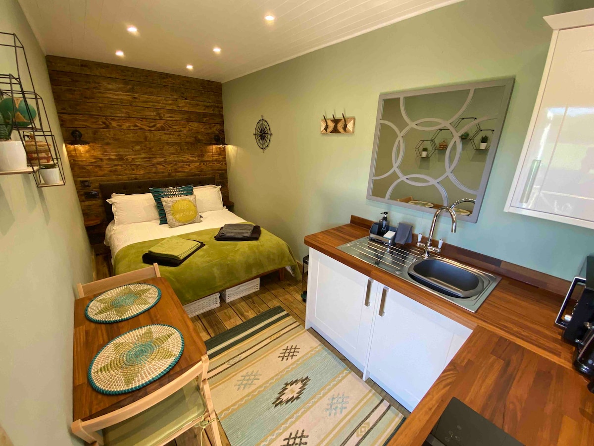 Top Airbnb: Arnie the Army Truck in Somerset