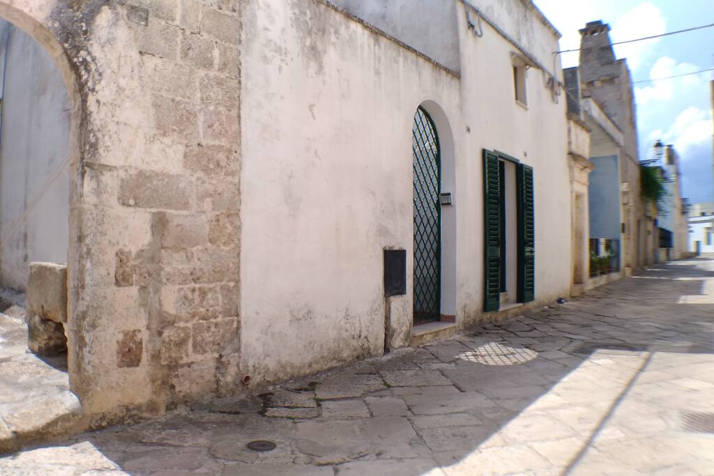 ingresso dalla via