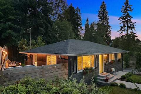 Spacious Main Street Retreat ~ Backyard ~ Parking!