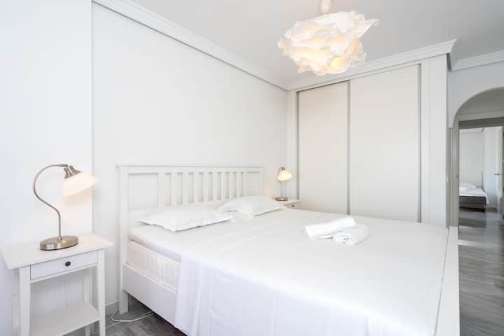 Schlafzimmer 1
