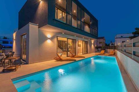 Villa Casa Domina( pool, jaccuzi, sauna