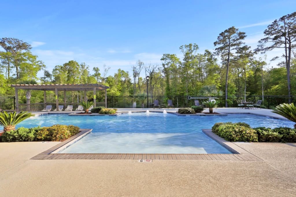 Community pool