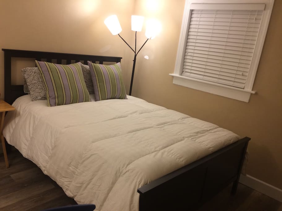 Queen bed with memory foam topper