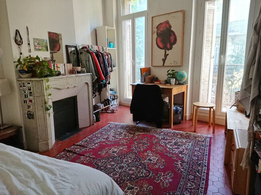Chambre avec deux balcons
