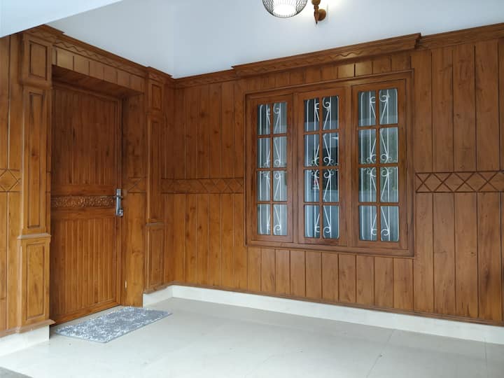 WHITE HSE- Within City, Only 2KM to Thrissur Round
