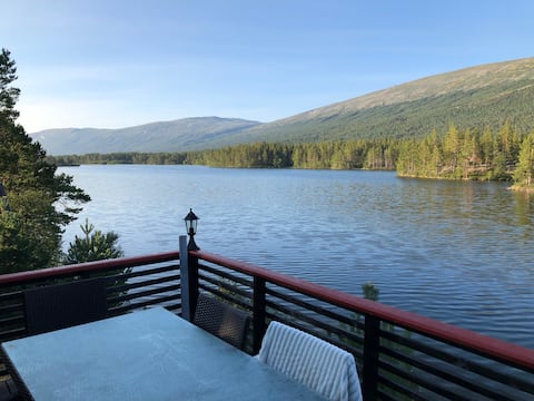 Cabin with hot tub near Bjorli
