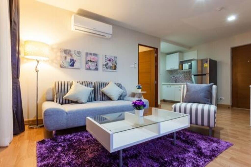 Living Room with TV, Air-con