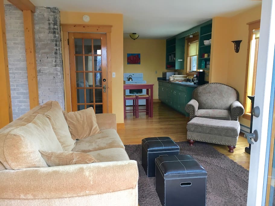 View through the Living room into the kitchen