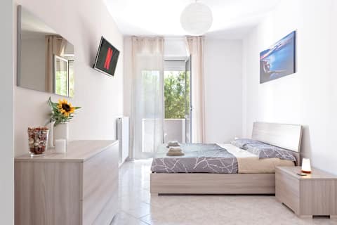 Successful Airbnb property: FREE PARKING ★★★★★ Elegant Apartment with Suite in Livorno