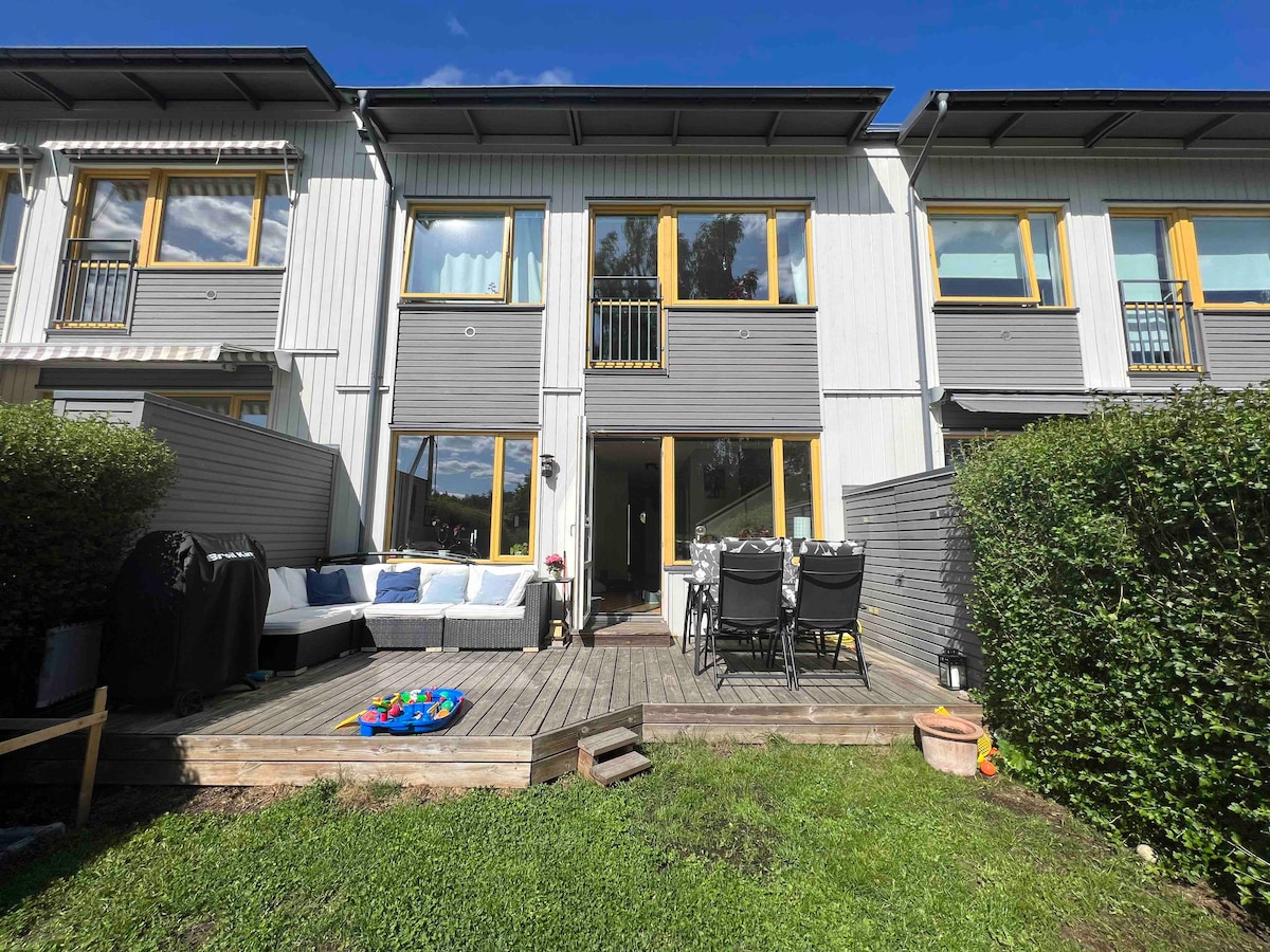 Townhouse in Täby Houses for Rent in Gribbylund, Stockholms län