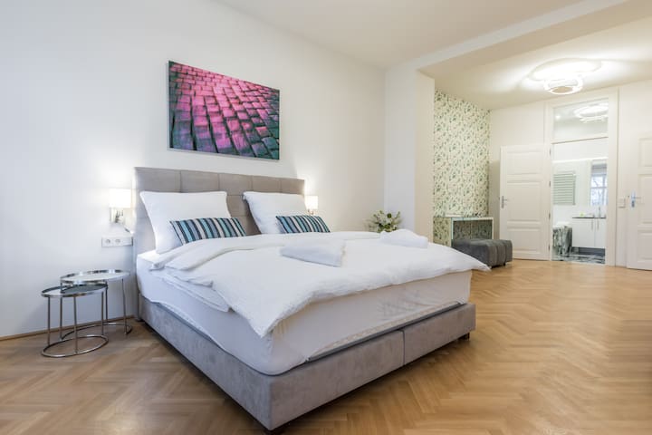 Sunset Presidential Apartment