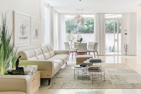 Opulent Presidential Suite with Hot Tub